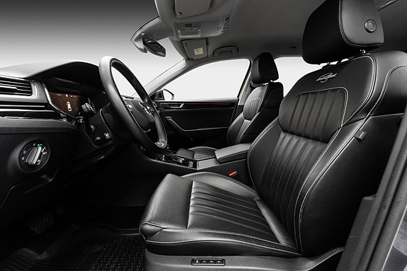 Skoda Superb 14 of 30