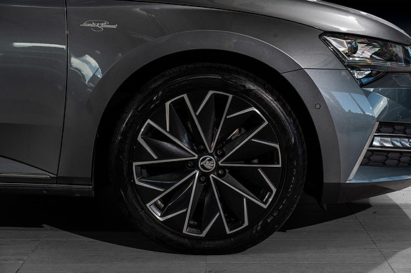 Skoda Superb 9 of 30