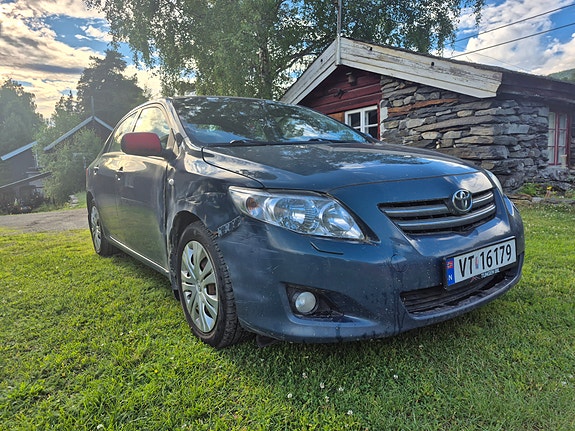 Toyota Corolla 3 of 5