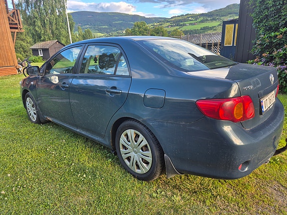 Toyota Corolla 4 of 5