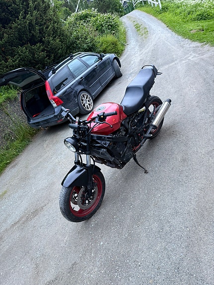 Suzuki GSX 750 F 4 of 5