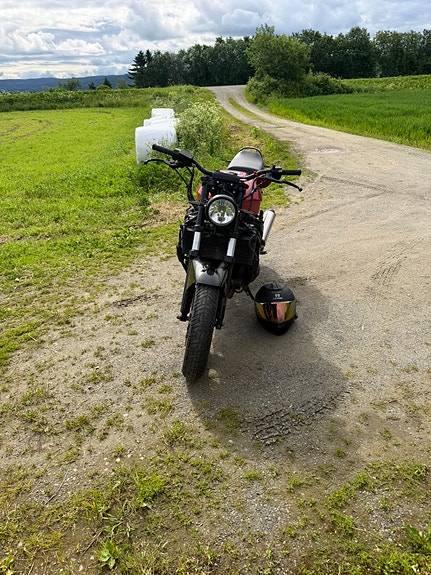Suzuki GSX 750 F 3 of 5