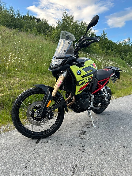 BMW F 900 GS 2 of 5