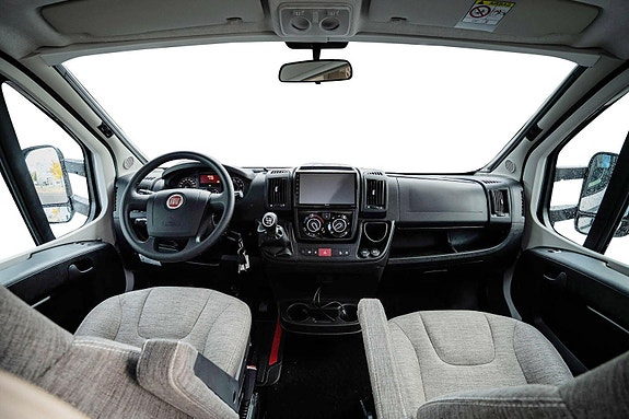 Bürstner Lyseo Time A 700 G med hengerfeste og isofix og plass til 6 6 of 15