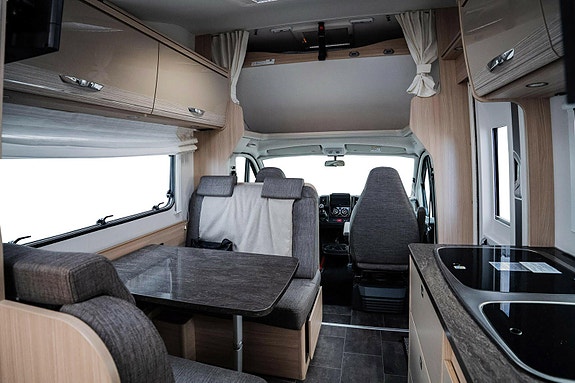 Bürstner Lyseo Time A 700 G med hengerfeste og isofix og plass til 6 9 of 15