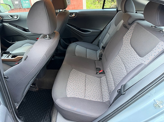 Hyundai IONIQ 7 of 11
