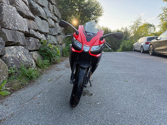 Aprilia RS 125 2 of 5