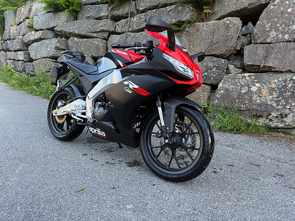 Aprilia RS 125 3 of 5