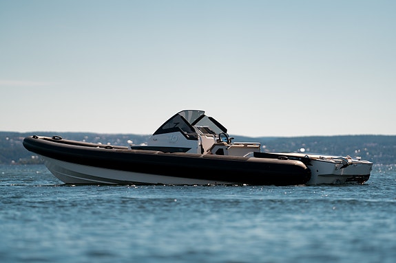 Goldfish 30 Sport - 2021 - Nydelig spec - V8 370 HK Diesel 3 of 5