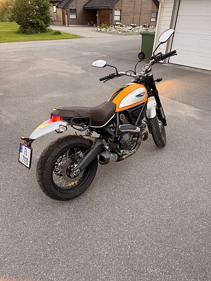 Ducati Scrambler Icon 3 of 4
