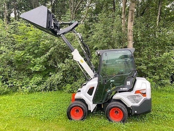 Bobcat L28 3 of 5