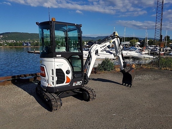 Bobcat E20Z 2 of 5