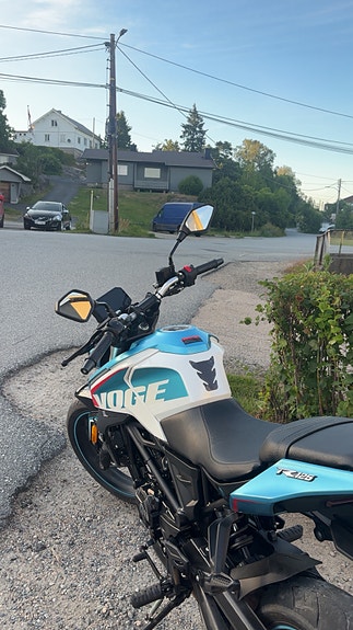 VOGE 125 R 3 of 5