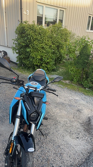 VOGE 125 R 4 of 5
