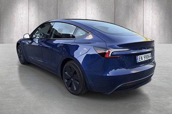 Tesla Model 3 5 of 5