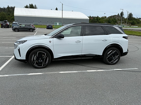 Peugeot E-5008 2025 photo 3