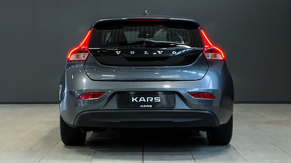 Volvo V40 4 of 5
