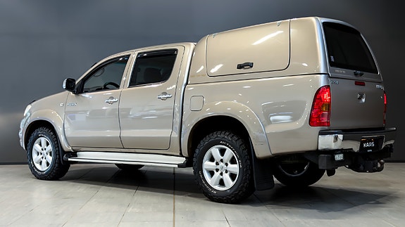 Toyota HiLux 3 of 5