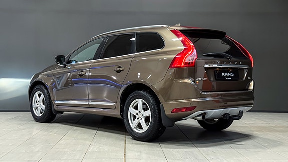 Volvo XC60 2 of 5