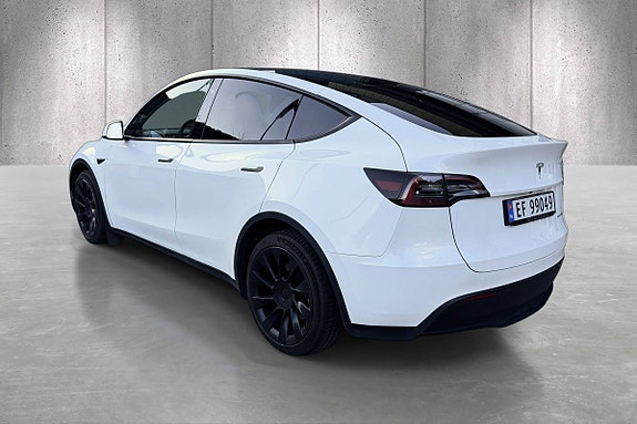 Tesla Model Y 5 of 5