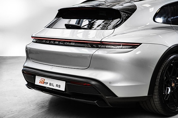 Porsche Taycan Cross Turismo 7 of 28