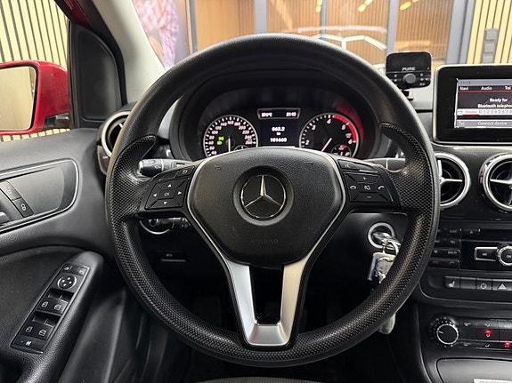 Mercedes-Benz B180 30 of 30