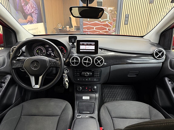 Mercedes-Benz B180 21 of 30