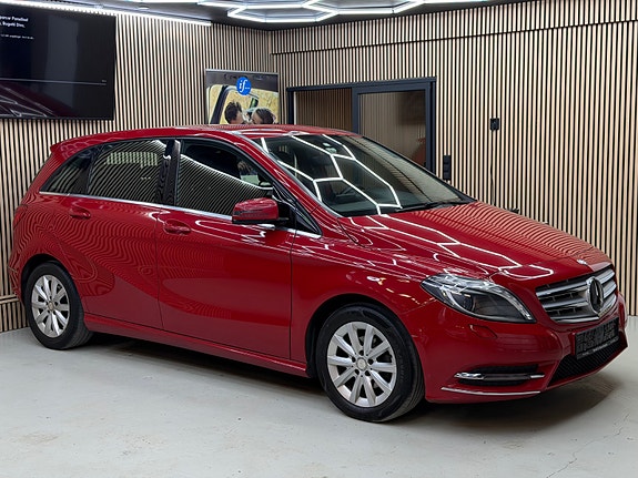 Mercedes-Benz B180 10 of 30