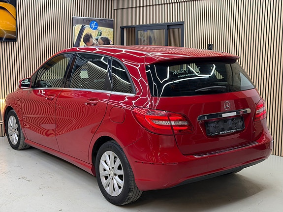 Mercedes-Benz B180 12 of 30