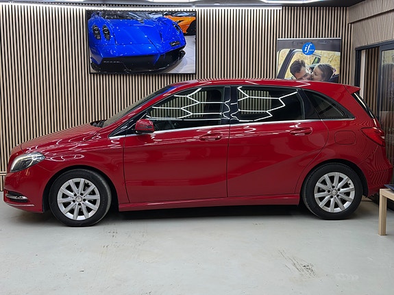 Mercedes-Benz B180 5 of 30