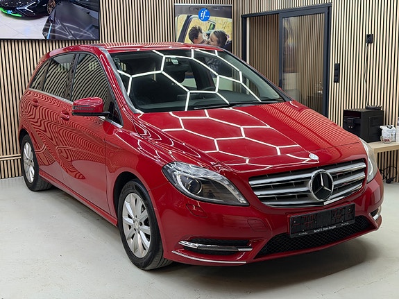 Mercedes-Benz B180 9 of 30