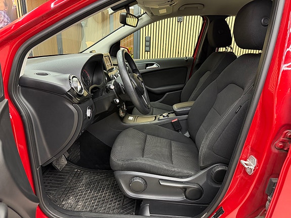 Mercedes-Benz B180 20 of 30