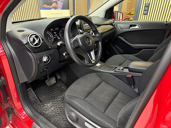 Mercedes-Benz B180 19 of 30