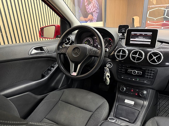 Mercedes-Benz B180 29 of 30