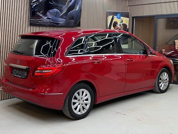 Mercedes-Benz B180 17 of 30