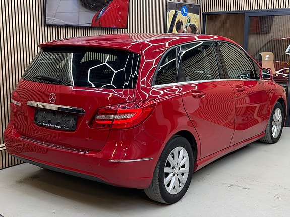 Mercedes-Benz B180 18 of 30