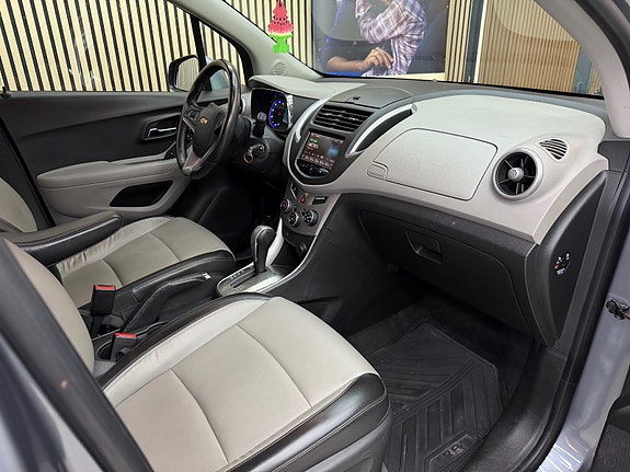 Chevrolet Trax 27 of 30