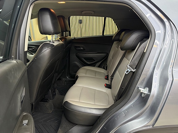 Chevrolet Trax 28 of 30