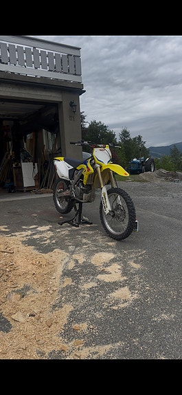 Suzuki 2009 5 of 5