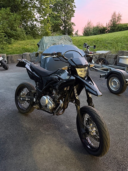 Yamaha WR 125 X 2 of 4