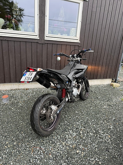 Yamaha WR 125 X 3 of 4