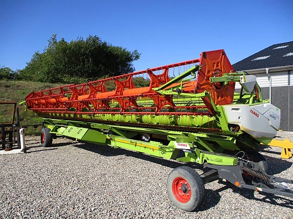 CLAAS V1200 2 of 3