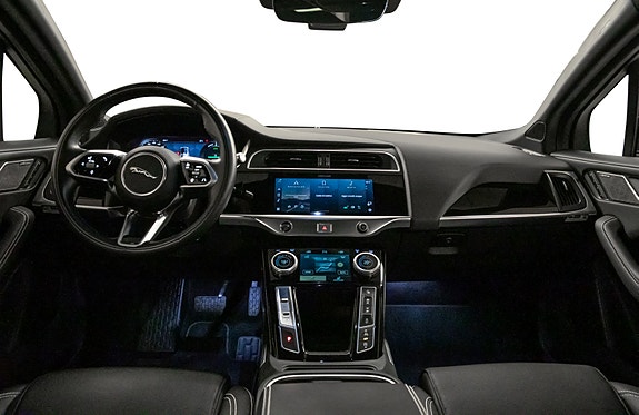 Jaguar I-PACE 4 of 5