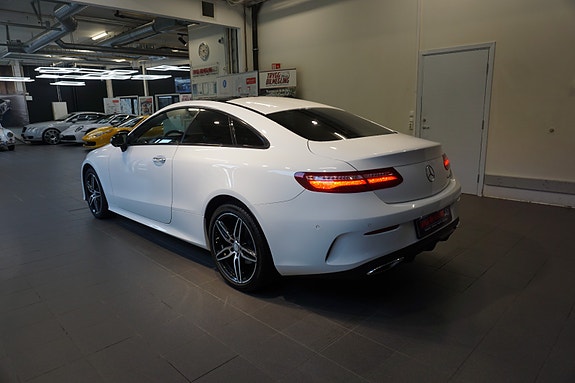 Mercedes-Benz E220 6 of 30