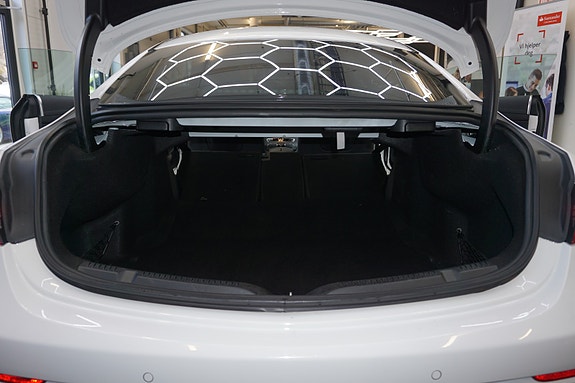 Mercedes-Benz E220 20 of 30