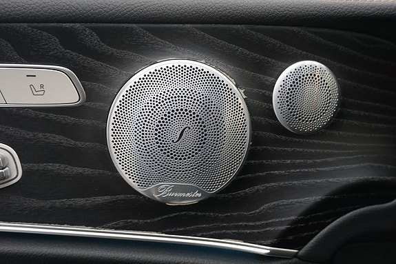Mercedes-Benz E220 30 of 30