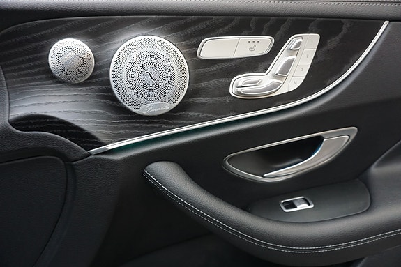 Mercedes-Benz E220 29 of 30