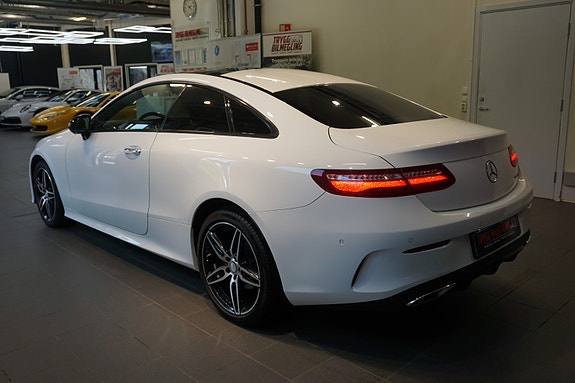 Mercedes-Benz E220 5 of 30