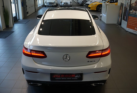 Mercedes-Benz E220 8 of 30