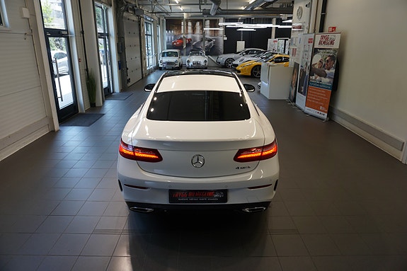 Mercedes-Benz E220 9 of 30